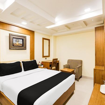 Super Townhouse Oak Alandur Near Chennai Airport Formerly Vijay Park エクステリア 写真