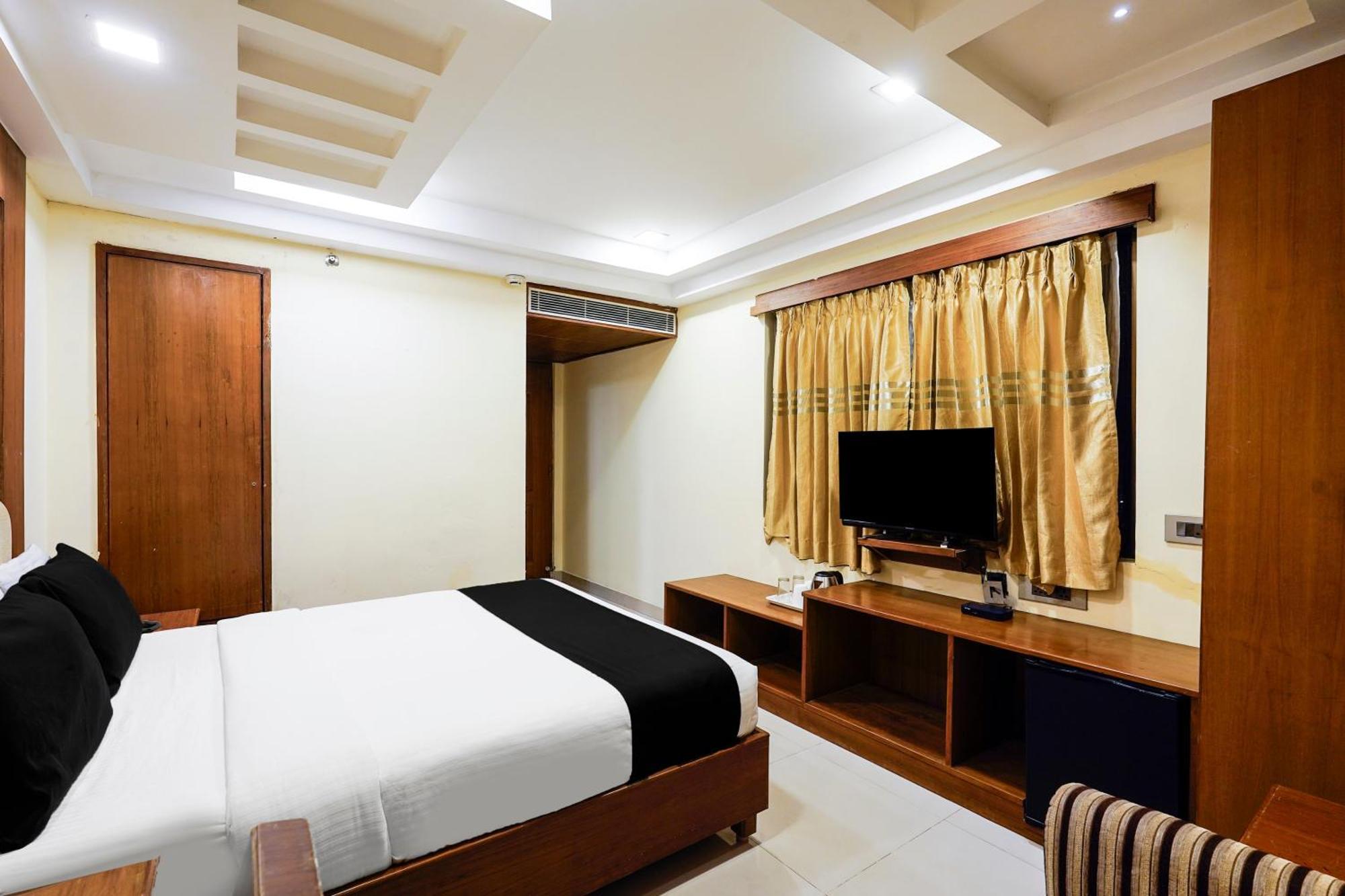 Super Townhouse Oak Alandur Near Chennai Airport Formerly Vijay Park エクステリア 写真