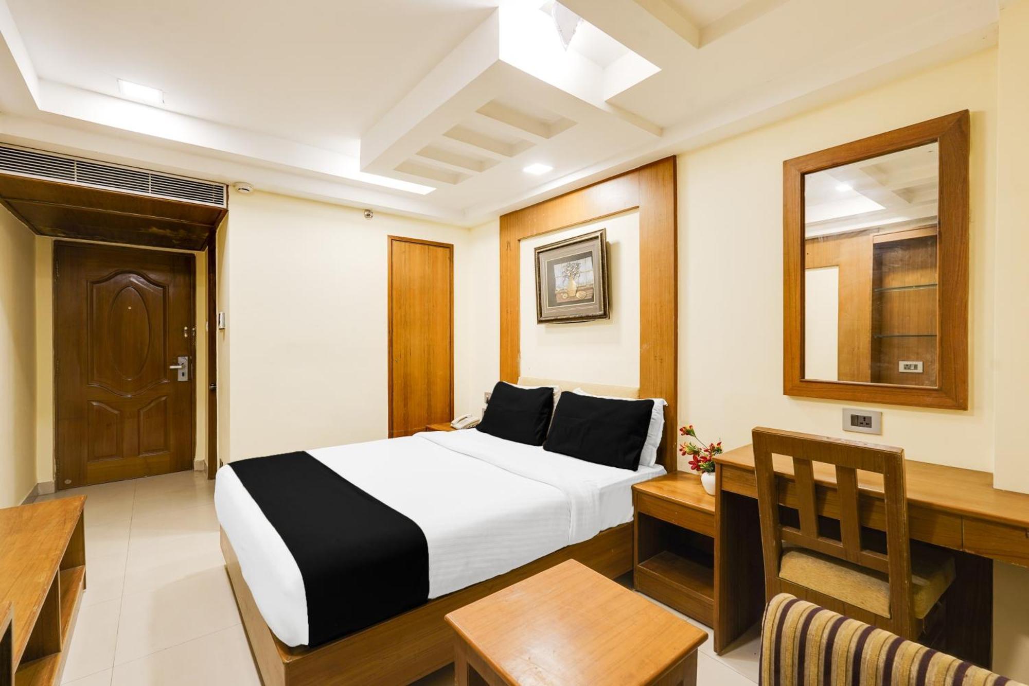 Super Townhouse Oak Alandur Near Chennai Airport Formerly Vijay Park エクステリア 写真