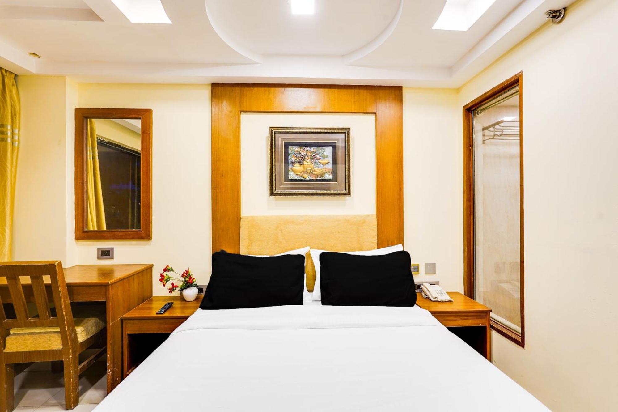 Super Townhouse Oak Alandur Near Chennai Airport Formerly Vijay Park エクステリア 写真