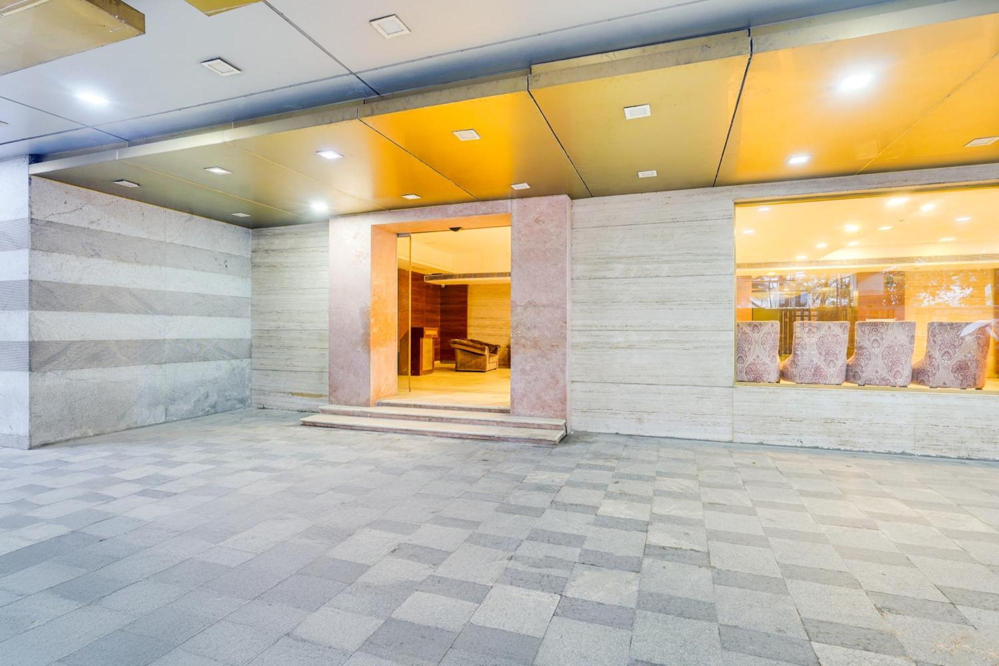 Super Townhouse Oak Alandur Near Chennai Airport Formerly Vijay Park エクステリア 写真