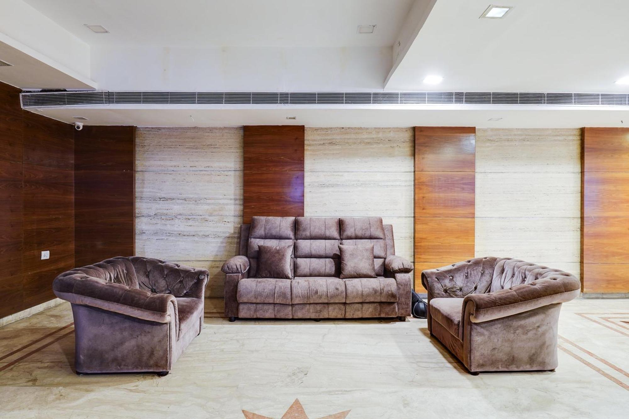 Super Townhouse Oak Alandur Near Chennai Airport Formerly Vijay Park エクステリア 写真