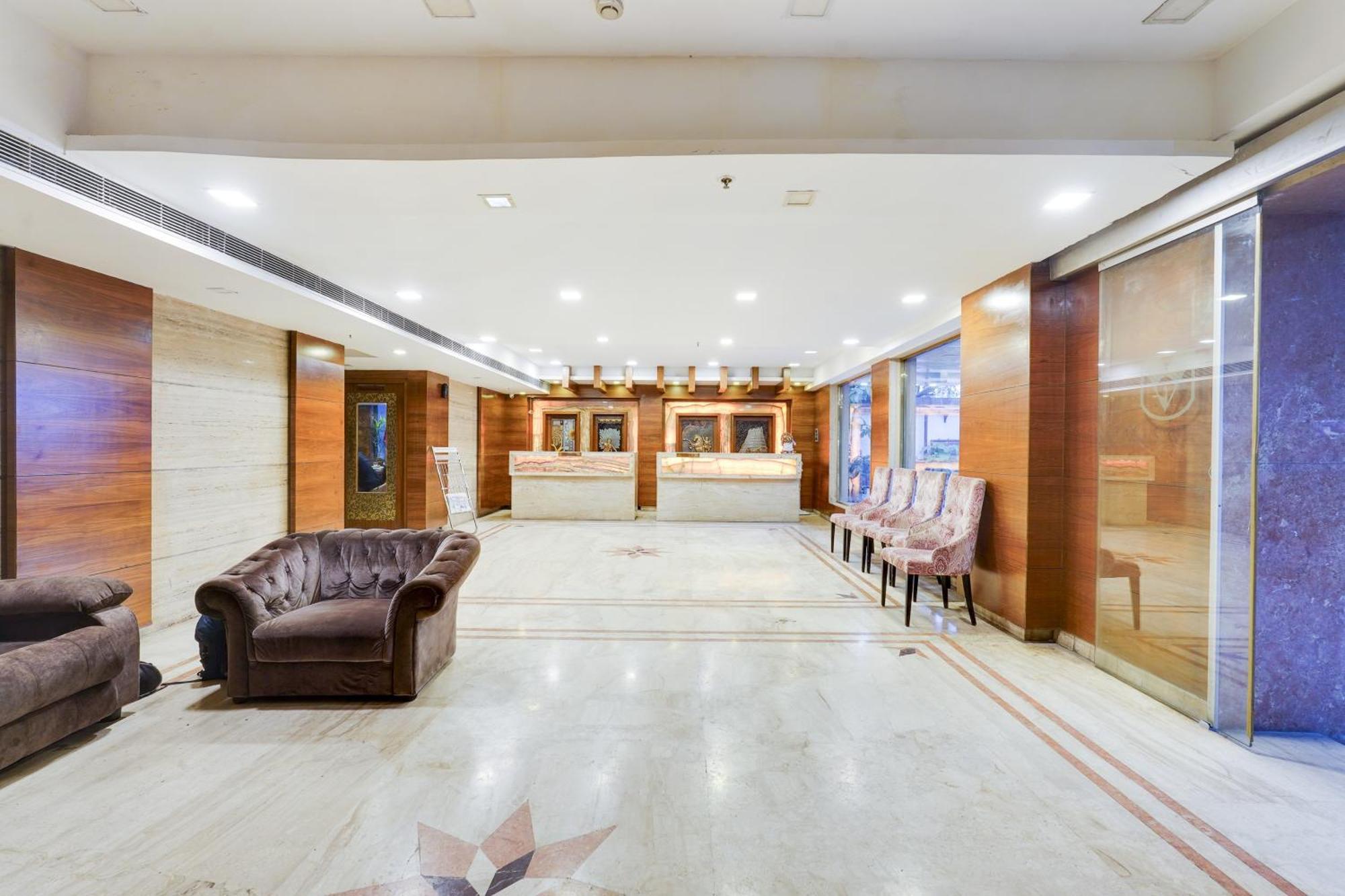 Super Townhouse Oak Alandur Near Chennai Airport Formerly Vijay Park エクステリア 写真