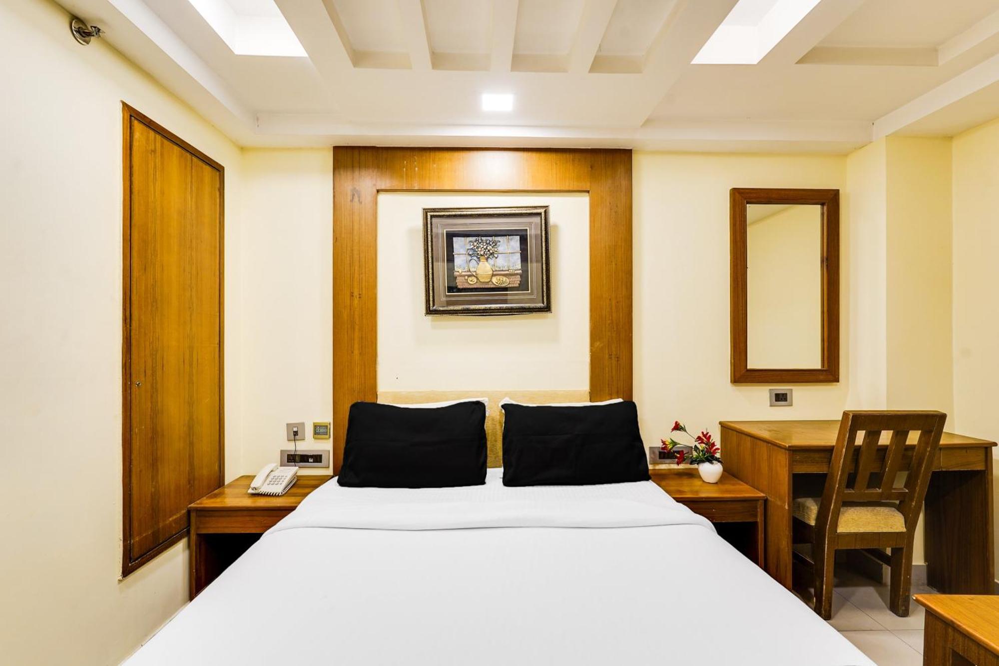Super Townhouse Oak Alandur Near Chennai Airport Formerly Vijay Park エクステリア 写真
