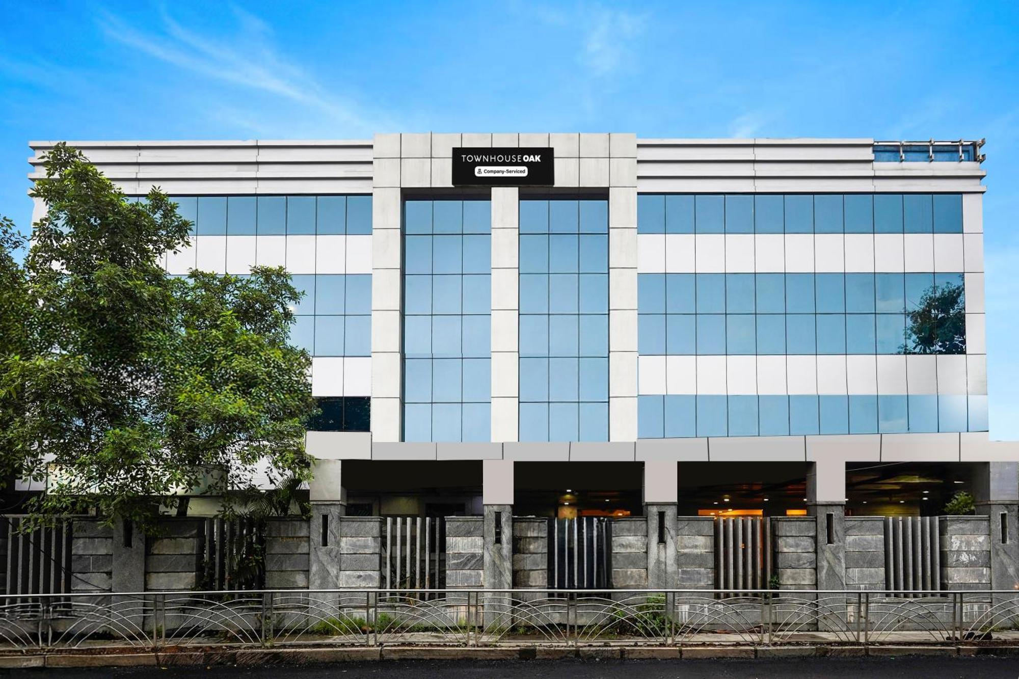 Super Townhouse Oak Alandur Near Chennai Airport Formerly Vijay Park エクステリア 写真