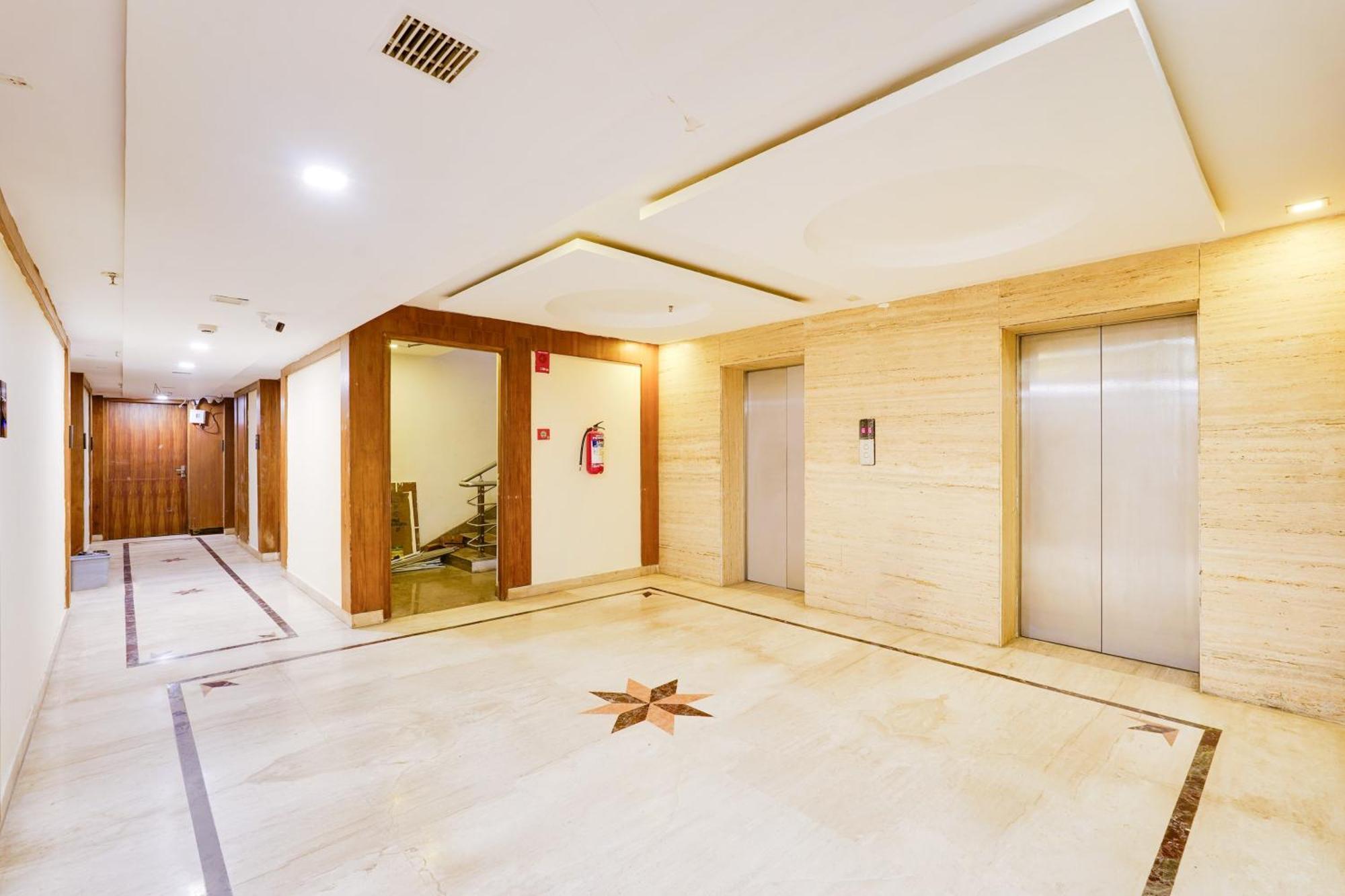 Super Townhouse Oak Alandur Near Chennai Airport Formerly Vijay Park エクステリア 写真