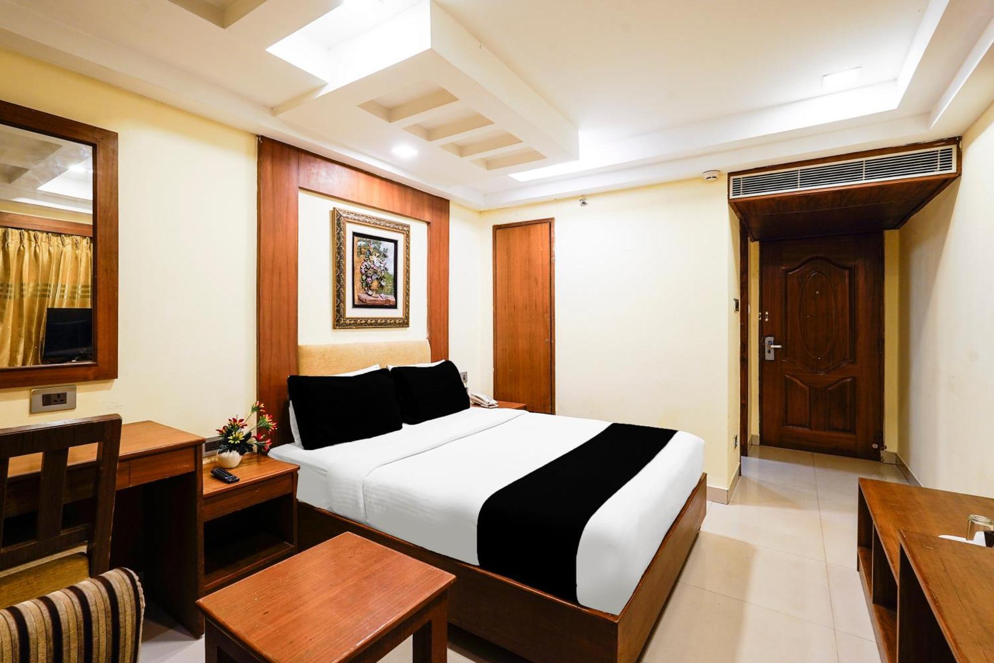 Super Townhouse Oak Alandur Near Chennai Airport Formerly Vijay Park エクステリア 写真