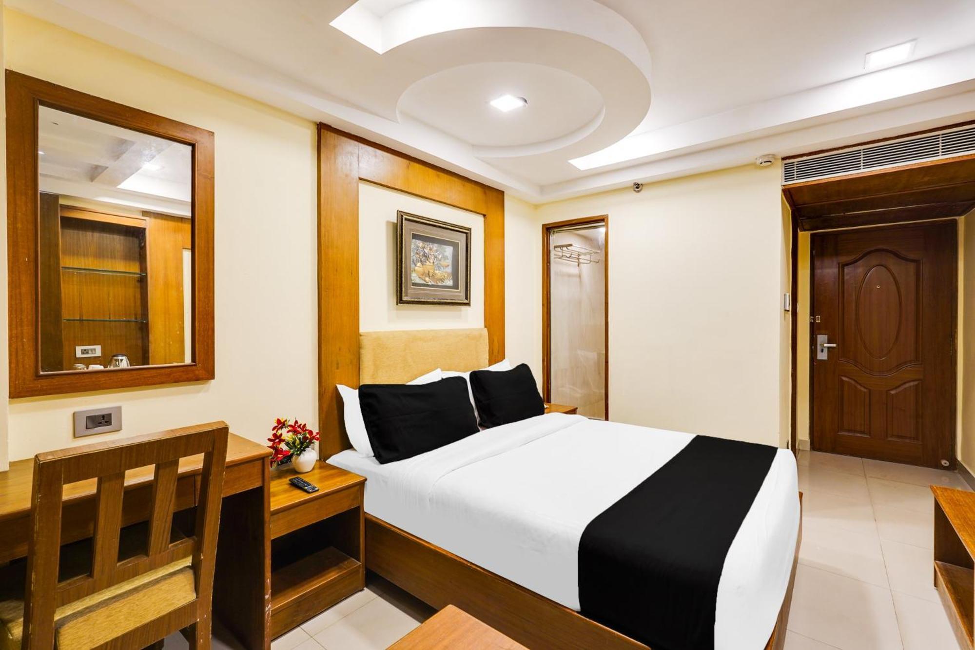 Super Townhouse Oak Alandur Near Chennai Airport Formerly Vijay Park エクステリア 写真